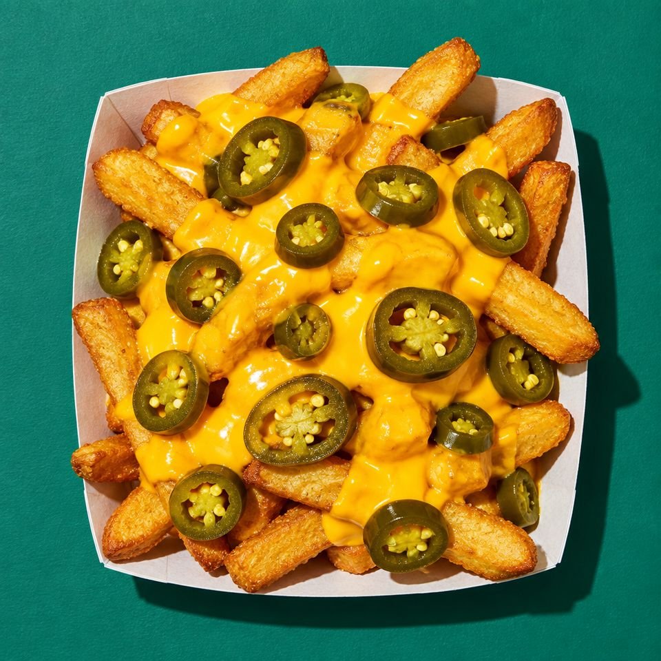 Patatas con queso y jalapeños